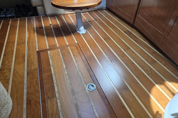 2010 Regal 37
