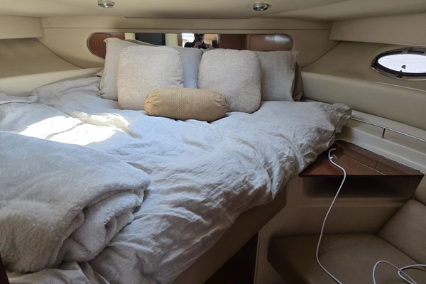 2010 Regal 37