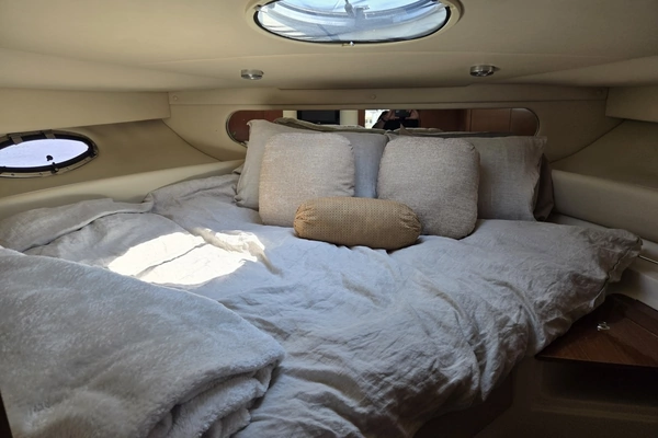 2010 Regal 37