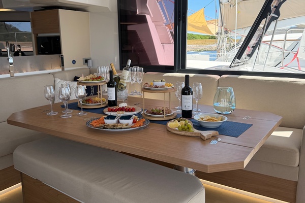 URI 48ft Bali Yacht For Sale