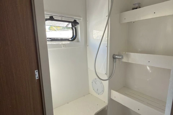 Bali 4.8 Yacht For Sale