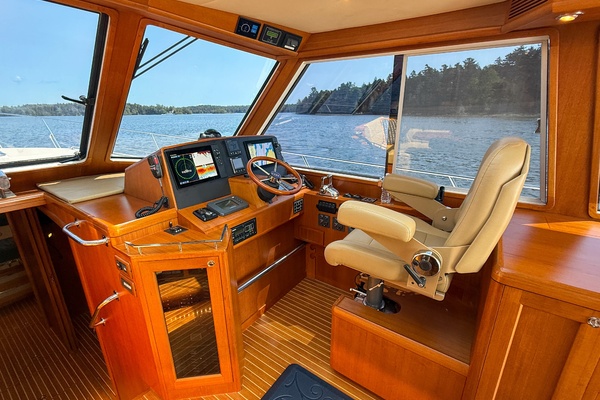Maggie May 45ft Grand Banks Yacht For Sale