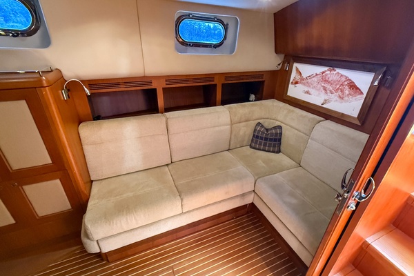 Maggie May 45ft Grand Banks Yacht For Sale