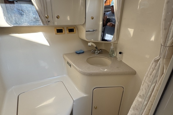 380ft Sea Ray Yacht For Sale