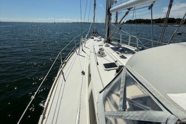 RAZZMATAZZ 42ft Sabre Yacht For Sale
