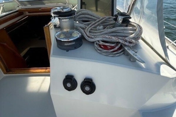 RAZZMATAZZ 42ft Sabre Yacht For Sale