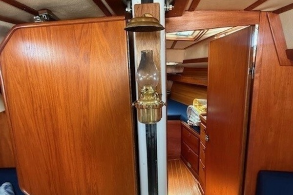 RAZZMATAZZ 42ft Sabre Yacht For Sale
