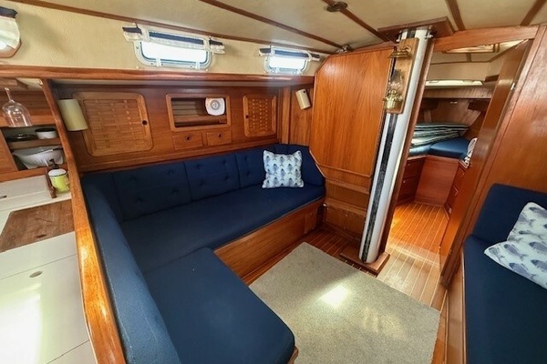 RAZZMATAZZ 42ft Sabre Yacht For Sale