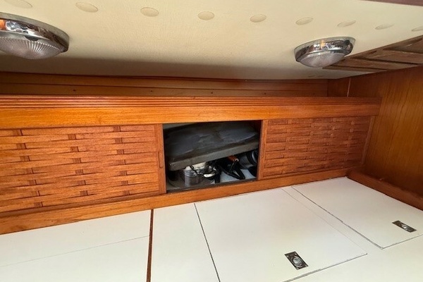 RAZZMATAZZ 42ft Sabre Yacht For Sale