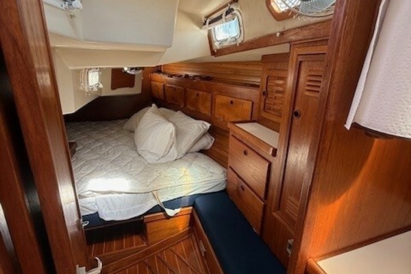 RAZZMATAZZ 42ft Sabre Yacht For Sale