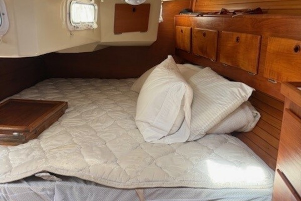 RAZZMATAZZ 42ft Sabre Yacht For Sale