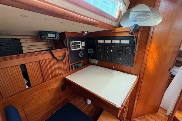 RAZZMATAZZ 42ft Sabre Yacht For Sale