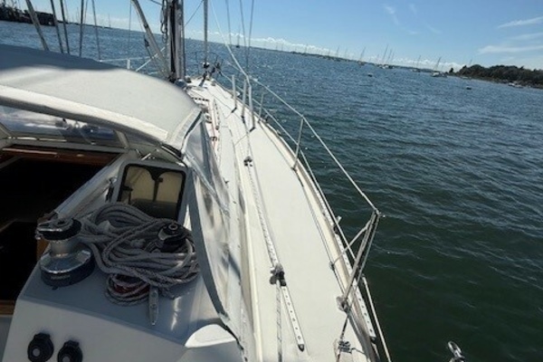 RAZZMATAZZ 42ft Sabre Yacht For Sale