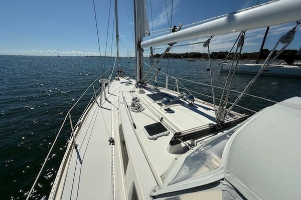 RAZZMATAZZ 42ft Sabre Yacht For Sale