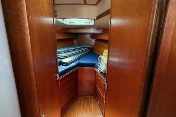 RAZZMATAZZ 42ft Sabre Yacht For Sale