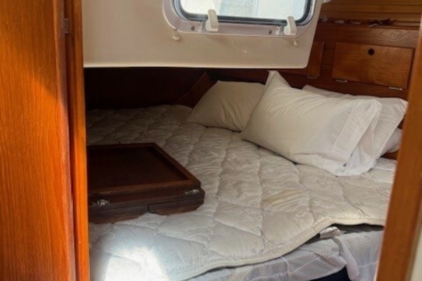 RAZZMATAZZ 42ft Sabre Yacht For Sale