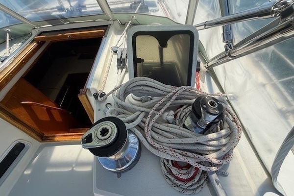 RAZZMATAZZ 42ft Sabre Yacht For Sale