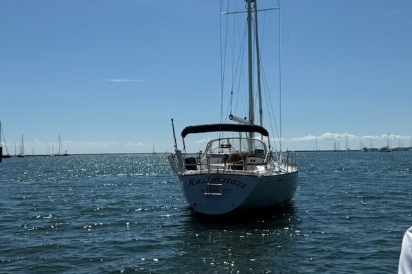 RAZZMATAZZ 42ft Sabre Yacht For Sale
