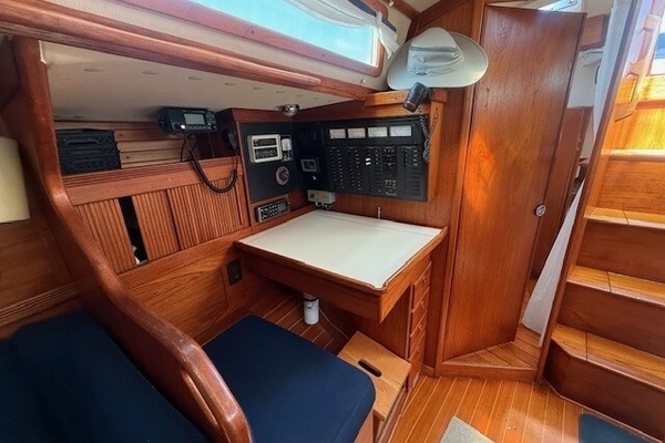 RAZZMATAZZ 42ft Sabre Yacht For Sale