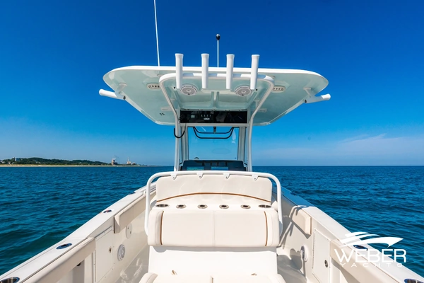 2022 Sea Hunt 37