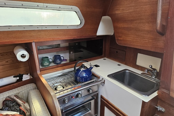 28ft Freedom Yacht For Sale