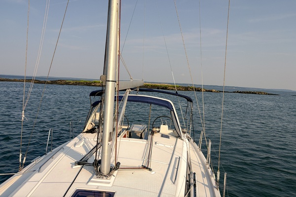 2021 Beneteau Oceanis 41.1 mast