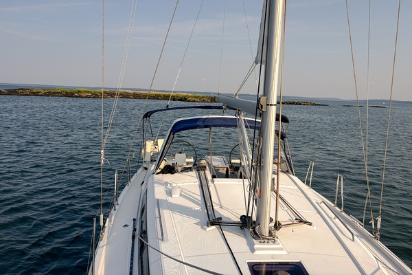 2021 Beneteau Oceanis 41.1 mast