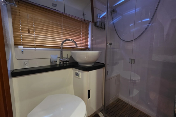 Aquila 48 Yacht For Sale