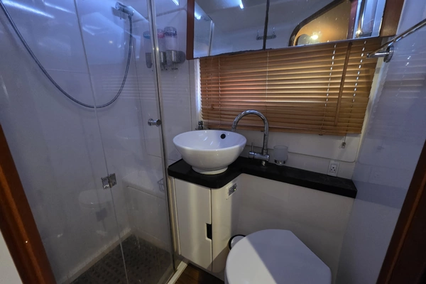 Aquila 48 Yacht For Sale