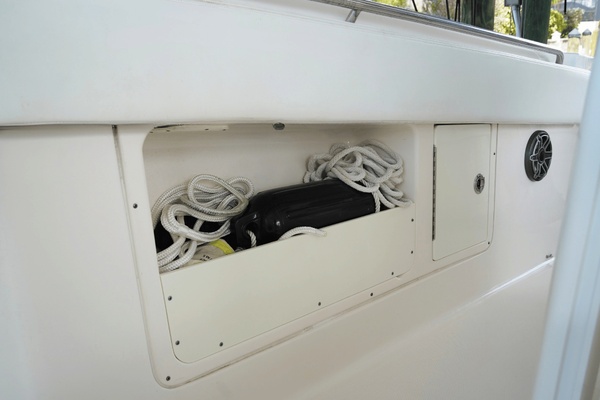 30ft Robalo Yacht For Sale