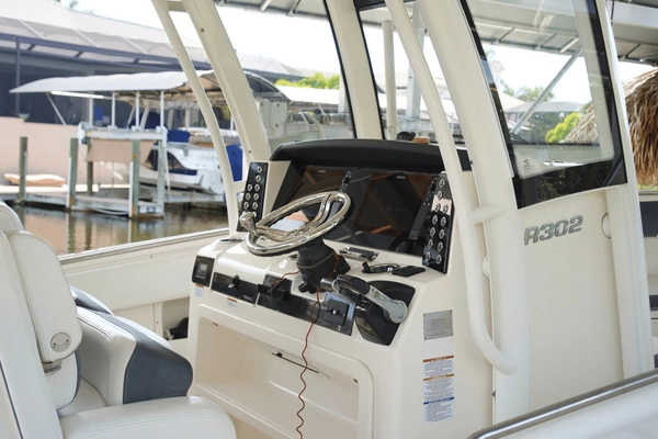 2020 Robalo 30