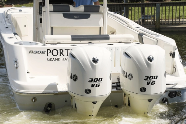 2020 Robalo 30