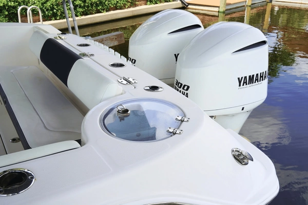 2020 Robalo 30
