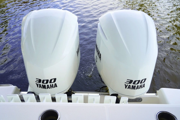 2020 Robalo 30