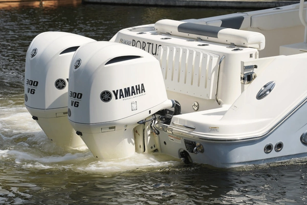 2020 Robalo 30