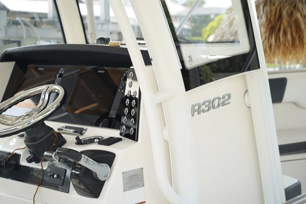 2020 Robalo 30