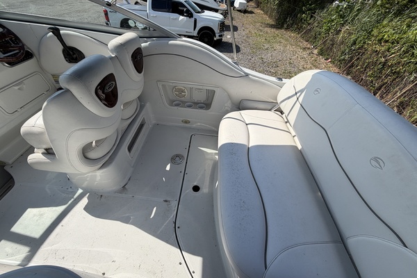 25ft Crownline Yacht For Sale