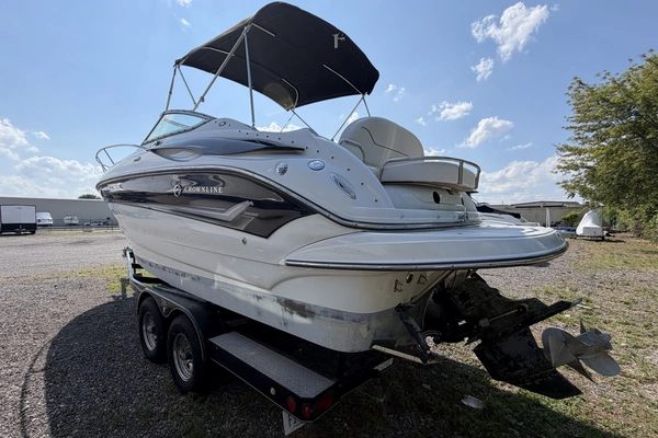 Photo of the 2005 Crownline 250 CR