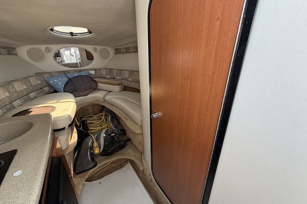25ft Crownline Yacht For Sale