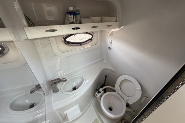 25ft Crownline Yacht For Sale
