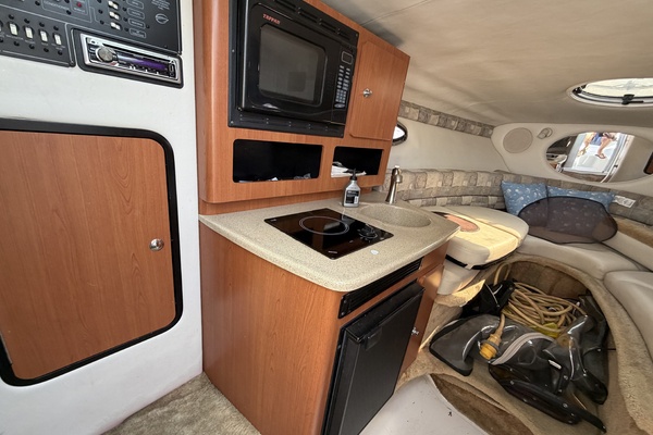 25ft Crownline Yacht For Sale