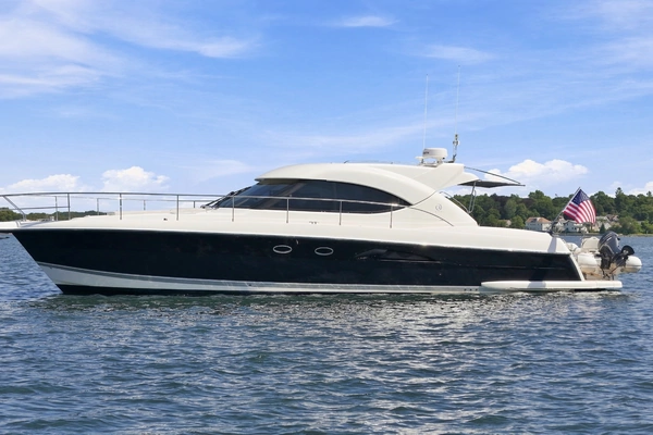 Riviera - 4700 Sport Yacht