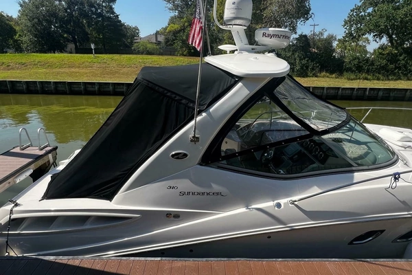 Photo of the 2007 Sea Ray 310 Sundancer