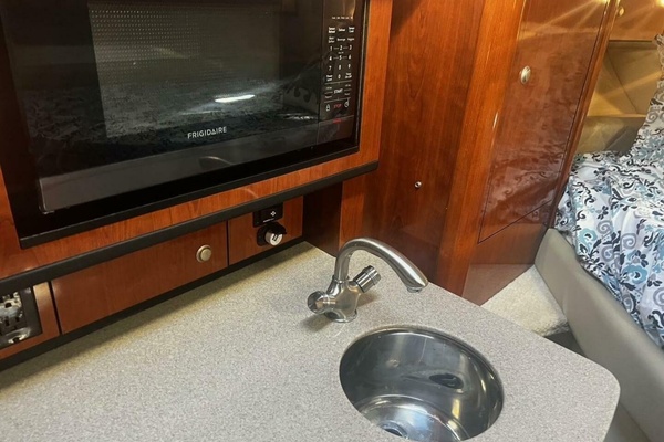 31ft Sea Ray Yacht For Sale