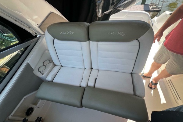 31ft Sea Ray Yacht For Sale