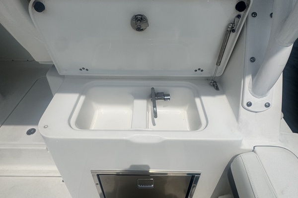 28ft Edgewater Yacht For Sale