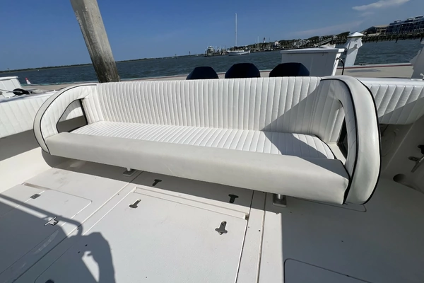 2007 Intrepid 37