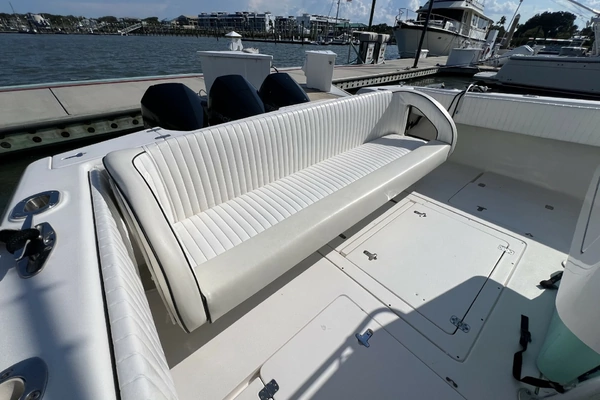 2007 Intrepid 37