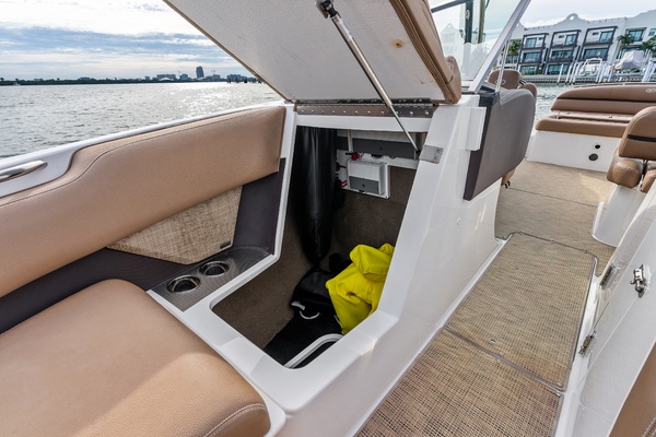 27ft Cobalt Yacht For Sale
