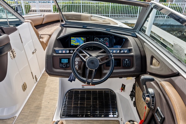 27ft Cobalt Yacht For Sale